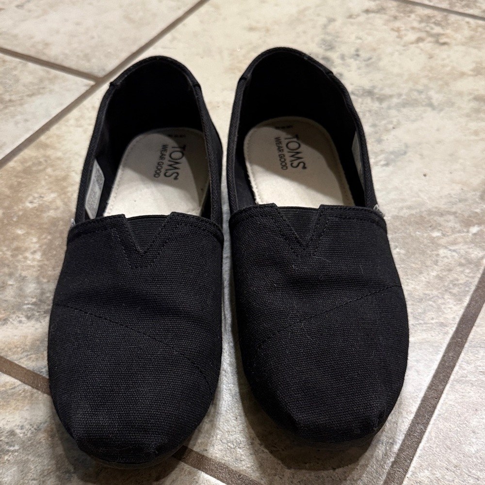 Toms Classic Black Canvas Slip-Ons
